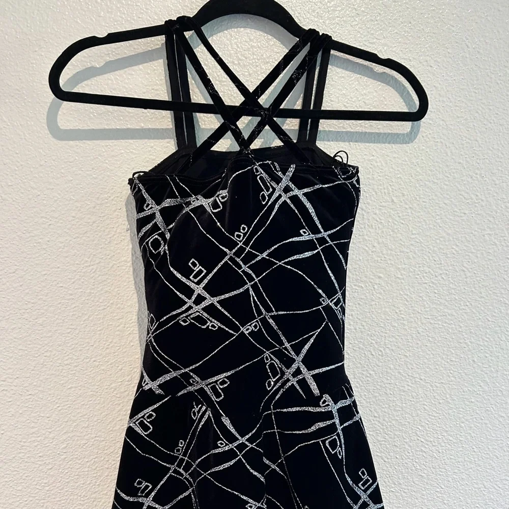 Mondor black&silver figure skating dress size petite small with matching top hat - Picture 1 of 10